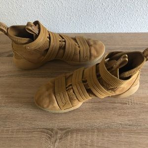 LEBRON SOLDIER 11’S WHEAT GOLD